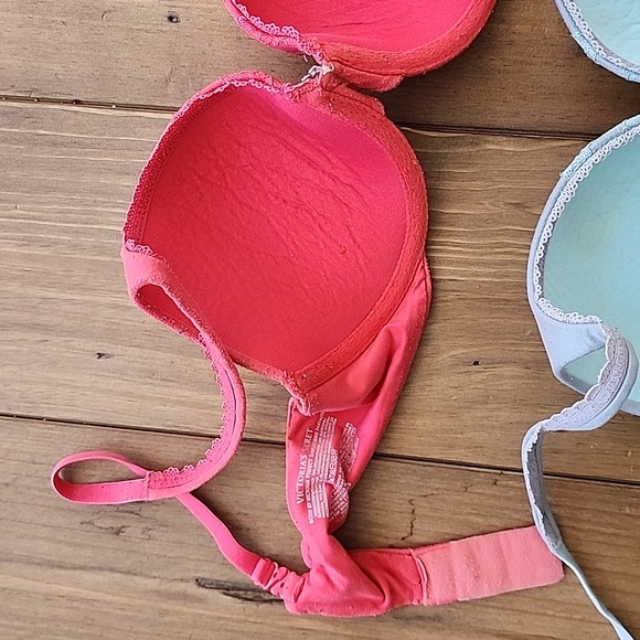 2 34B Body by Victoria Victoria Secret Bras - Red & Blue - Picture 10 of 15